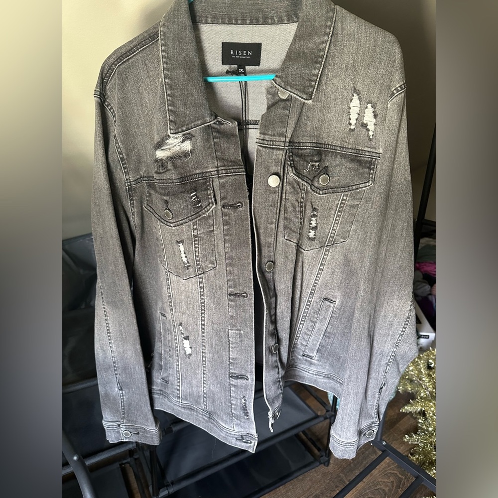 Lauriebelles Risen Black Denim Jacket
New with Tags
Never worn